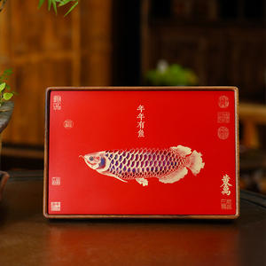 Art de bureau intemporel minimaliste en bois massif avec panneau en laiton Arowana, souvenir haut de gamme et cadeau direct d'usine - Product Image 1