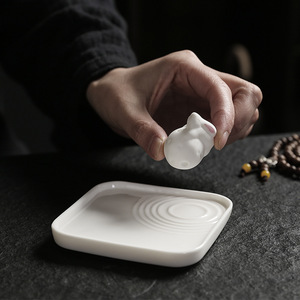 Support simple en céramique de style dessin animé, <span class=keywords><strong>Lapin</strong></span> de jade volant vers la lune, base à encens en porcelaine blanche, bois de santal et - Product Image 2