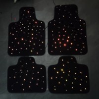 Wasserdichte Nylon-Glasfaser-Sternenlicht-Auto-LED-Matten Funkelnde Licht-Autoteppiche Komplettset 4-teilig mit APP-Fernbedienung
