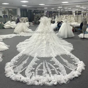 Abito da ballo a maniche lunghe in cristallo di perline fatto a mano di lusso di alta qualità 2023 nuovi abiti da sposa di Design