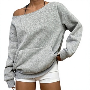 Sudadera extragrande con hombros descubiertos para mujer, suéter de forro polar de manga larga con cuello redondo y bolsillo para otoño e invierno - Product Image 3