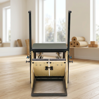 Siège de Pilates Wunda en érable durable avec accoudoirs et résistance à ressort réglable pour la rééducation corporelle