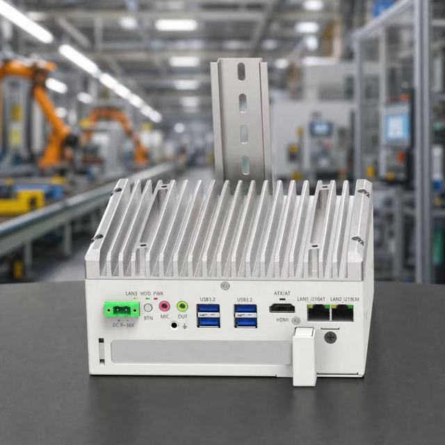 Industrial Box IoT Gateway Wall Mounted 9-36V Wide Temp Fanless Embedded Pc