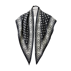 Pañuelo triangular de seda ZiN de 135x60 cm con estampado geométrico, elegante accesorio de moda para mujer para todas las estaciones - Product Image 1