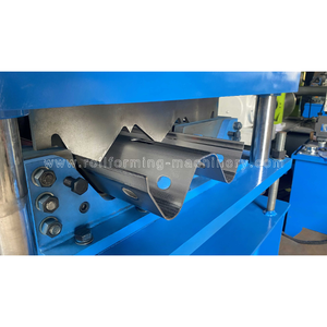 Barrière de collision à deux et trois vagues Rail de protection robuste et élevé Route stable Rouleau de garde-corps personnalisé direct d'usine Machine à forme froide - Product Image 5