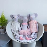 Jouet en peluche mignon personnalisé nouveau costume souris poupée super mignon zodiaque poupée souris mascotte cadeau d'anniversaire femme
