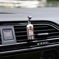 Diffuseur de parfum créatif en métal solide en forme de bouteille pour grille d'aération de voiture, accessoire de décoration intérieure automobile