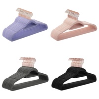 Cintres en velours antidérapants noirs de qualité supérieure pour la lessive, personnalisables, en nouveaux matériaux, à prix bas, vente en gros