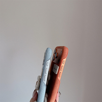 Coque de téléphone en jean avec deux belles fleurs pour iPhone 18 Pro Max et série 17 – Étui de protection mince anti-chute