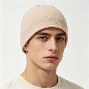 Bonnet en tricot rayé avec logo personnalisé ACE, pompon en fausse fourrure, design imprimé, 100% acrylique, unisexe, bonnet d'hiver - Product Image 1
