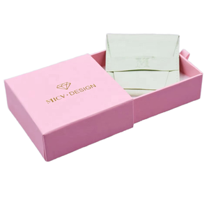 Boîte à bijoux en carton mat rose, avec logo en feuille d'or gaufré, forme personnalisée, très demandée - Product Image 1