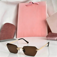 Lunettes de soleil carrées unisexes tendance à monture intégrale en métal, verres dégradés marron avec protection UV400, idéales pour les activités de plein air et la plage