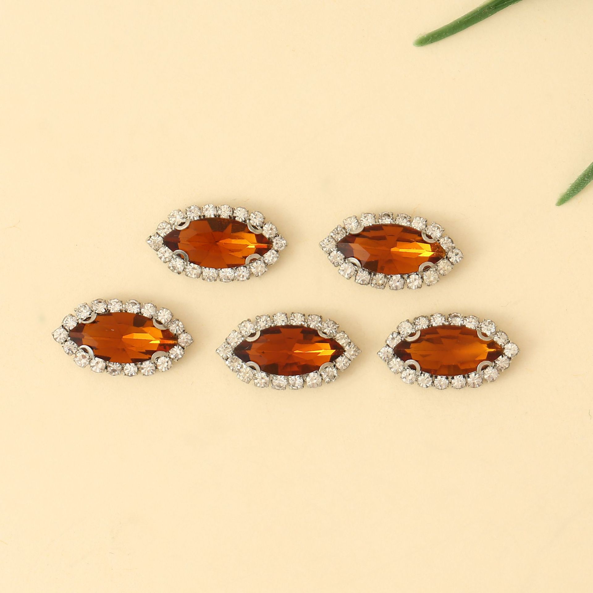 สีน้ำตาล