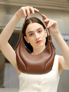 Elegante 2025 Mujeres Underarm Crescent Bolso de cuero Vintage Niche Crossbody Bolso de hombro - Product Image 4