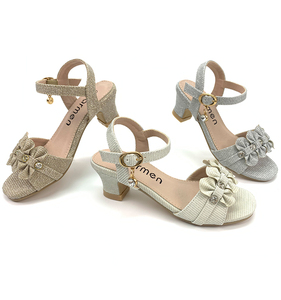 Sandali open toe per bambini con tacchi bassi e fiori sandali estivi per <span class=keywords><strong>bambina</strong></span> vestono <span class=keywords><strong>scarpe</strong></span> per incontri - Product Image 2