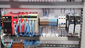 Controlador <span class=keywords><strong>CompactLogix</strong></span> Allen Bradley 1769-L16ER-BB1B con 16 E/S Digitales y Puerto Ethernet Integrado para Uso Industrial - Product Image 5