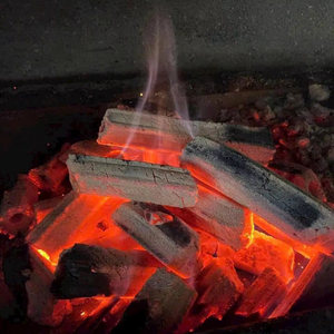 Charbon de bois écologique du Vietnam pour barbecue, briquettes de sciure de bois, sans fumée, faible teneur en cendres, combustion longue durée 6 heures, prix de gros - Product Image 1