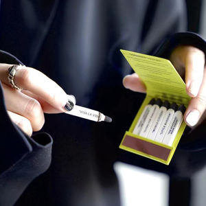 <span class=keywords><strong>Livre</strong></span> d'allumettes en papier personnalisé comme cadeaux <span class=keywords><strong>de</strong></span> promotion, boîte d'allumettes mince en papier brun Offre Spéciale personnalisable - Product Image 4