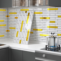 Autocollants de carrelage modernes abstraits de luxe à motif marbré, panneau mural texturé en feuille d'or brillant de luxe