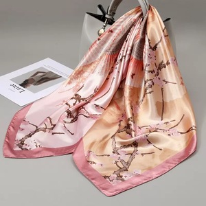 Nuova Collezione Primavera Estate Sciarpe e Scialli Tradizionali Leggeri e Versatili per Donne - Product Image 2