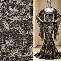 Stock limité |   Tulle brodé de sequins géométriques Paisley noir et or |   Motif Paisley Classique |   Rétro, psychédélique et luxueux