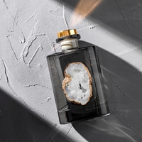 Vente en gros de parfum de décoration d'hôtel de luxe de marque privée personnalisée sans flamme parfum bouteille en verre ensemble cadeau diffuseur de roseau