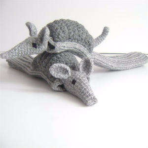 Cadeau drôle <span class=keywords><strong>tatou</strong></span> Crochet gant 100% tricoté à la <span class=keywords><strong>main</strong></span> sans doigts Animal gant enfants Crochet <span class=keywords><strong>main</strong></span> marionnette mitaine - Product Image 4