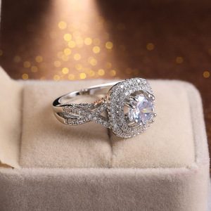 Anello Vintage Bicolore con Cristalli per Donne, Elegante Accessorio Moda per Uso Quotidiano e Feste - Product Image 4
