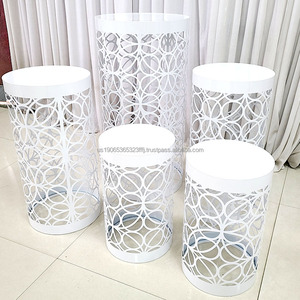 ชุดขาตั้งเค้กเหล็กสีขาวคุณภาพสูงสองชิ้น ยี่ห้อ FURUN สำหรับตกแต่งฉากหลังงานแต่งงานและงานปาร์ตี้ - Product Image 1