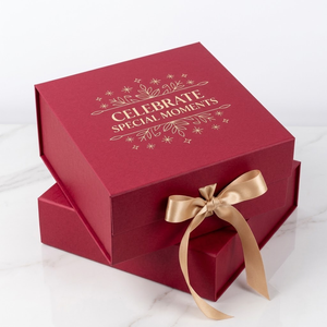 Scatola Regalo di Lusso Personalizzata per Natale, Stampa in Lamina Rossa Festiva, Goffrata, Laminazione Opaca, Fodera in Spugna, Chiusura Magnetica, Sigillo a Nastro - Product Image 1