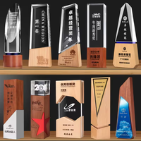 Trophée en cristal personnalisé avec gravure de logo, prix de récompense en cristal, décoration de cérémonie d'entreprise sur mesure avec base en bois – Fournisseur d'usine