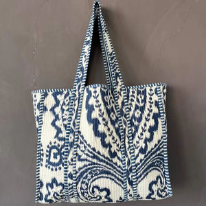 Bolsa de Mano Acolchada de Algodón con Estampado de Bloques, Reutilizable, Interior Espacioso, para Compras, Viajes, Bolso de Hombro - Product Image 1