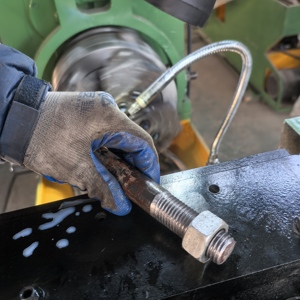 <span class=keywords><strong>Machine</strong></span> à fileter automatique, <span class=keywords><strong>machine</strong></span> à fileter haute performance pour tuyaux et barres en acier, <span class=keywords><strong>machine</strong></span> à rouler les boulons d'ancrage de construction - Product Image 5