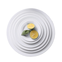Ensemble d'assiettes en céramique avec logo personnalisé, vente en gros, assiettes à dîner en porcelaine à bord bleu, OEM ODM, vaisselle pour hôtels et restaurants, fourniture en gros d'usine