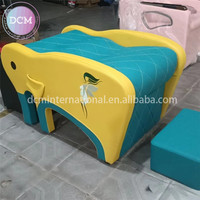 Chaise multifonctionnelle de shampooing d'enfants de vente chaude avec l'évier de plastique et de fibre de verre de conception de luxe pour des salons de beauté et de barbier