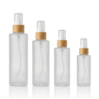 Bouteille en plastique transparente givrée PET rechargeable de 3 oz/4 oz/5 oz/6 oz/8 oz avec logo personnalisé et bouchons en bambou