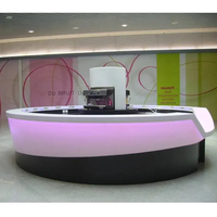 Comptoir de bar à boire à led en pierre translucide à surface solide Hi-macs Tables de bar en pierre d'agate ADA rondes