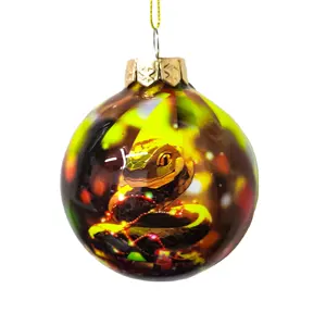 Fabricantes de presentes personalizados para o feriado, bola de vidro de Natal com adesivo de 8 cm com estampa de cobra, cola de cristal suspensa.