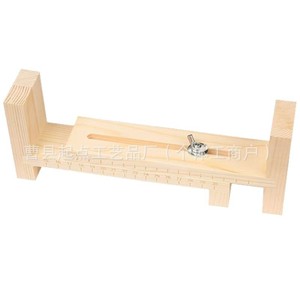 Marco de madera para fijar pulseras, rectangular, de color madera natural, para la fabricación de pulseras en escritorio. - Product Image 1