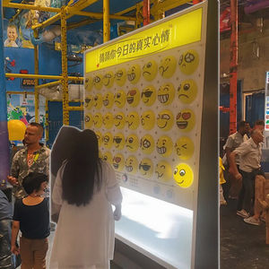 Gourmet Choice Wall Wish Machine Juegos interactivos Juegos de eventos Juegos de Carnaval Accesorios para eventos - Product Image 2