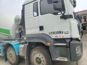 Suministro Directo del Fabricante, Camiones Semirremolques Nuevos para Transporte de Líquidos con Tanque de Combustible Diésel Manual - Product Image 2