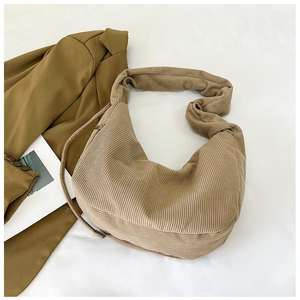 Sac en velours côtelé pour femmes, nouveau sac à bandoulière de grande capacité, tendance simple et populaire - Product Image 2