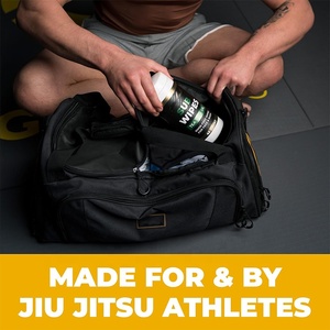 Logo personnalisé 45L <span class=keywords><strong>Sac</strong></span> d'entraînement pour équipement <span class=keywords><strong>de</strong></span> <span class=keywords><strong>sport</strong></span> sec et humide BJJ Jiu Jitsu Duffle <span class=keywords><strong>Sac</strong></span> <span class=keywords><strong>de</strong></span> <span class=keywords><strong>sport</strong></span> pour Gi en sueur, équipement d'arts martiaux, boxe et <span class=keywords><strong>MMA</strong></span> - Product Image 3
