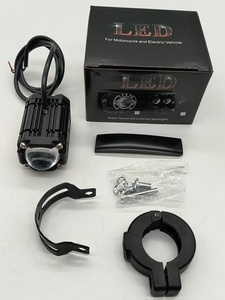 Phares LED 12V-80V adaptés aux motos de rue sportives et aux voitures Phares clignotants IP67 à 4 couleurs - Product Image 2