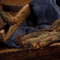 Ginseng de montagne Changbai neuf cuit à la vapeur neuf ginseng noir tanné au soleil perle entière comprimés de ginseng noir Jilin Changbai montagne