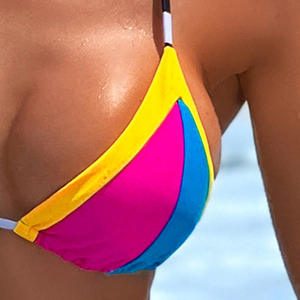 Летний прочный экологичный комплект бикини из двух частей: топ-халтер и плавки с цветовыми блоками, эффектом пуш-ап, логотипом спереди, быстросохнущий - Product Image 5