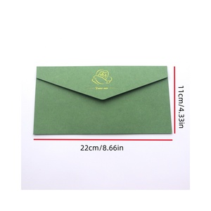 Enveloppes personnalisées de qualité supérieure 230 g/m² avec estampage à chaud doré, couleurs standard unies. Idéal pour les cadeaux et les contextes professionnels - Product Image 3