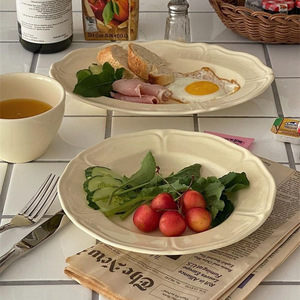 Assiette en céramique de style rétro européen haut de gamme, motif dentelle en relief, blanc pur, jetable, pour petit-déjeuner et collations, vaisselle - Product Image 3