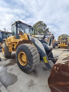 Chargeur frontal Volvo L120 d'occasion populaire, 6 tonnes, avec moteur et pompe à moteur, en vente - Product Image 6