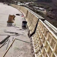 Panneau de coffrage modulaire industriel réutilisable et durable en plastique ABS pour la construction de colonnes carrées de 3 mètres de hauteur en béton